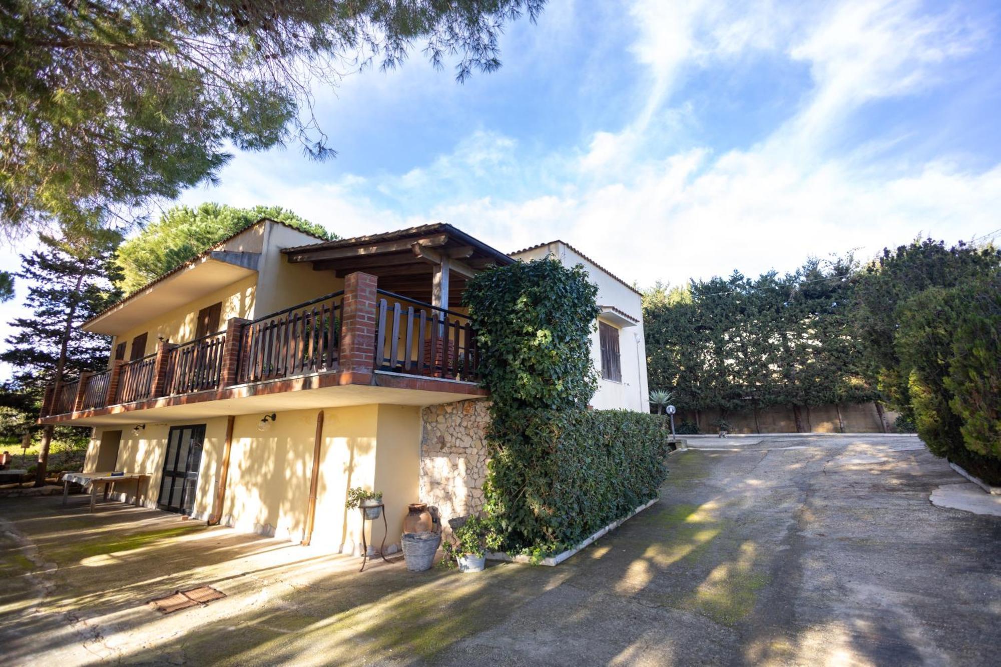 Casa Vacanza Caronia Valderice Esterno foto